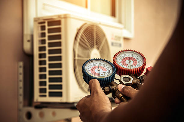 Professional Ac Installation technician working in Crawfordsville, OR